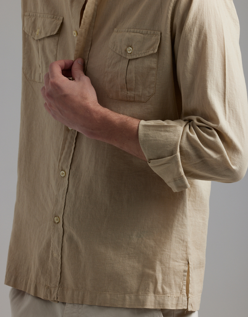 Camisa lino dos bolsillos beige