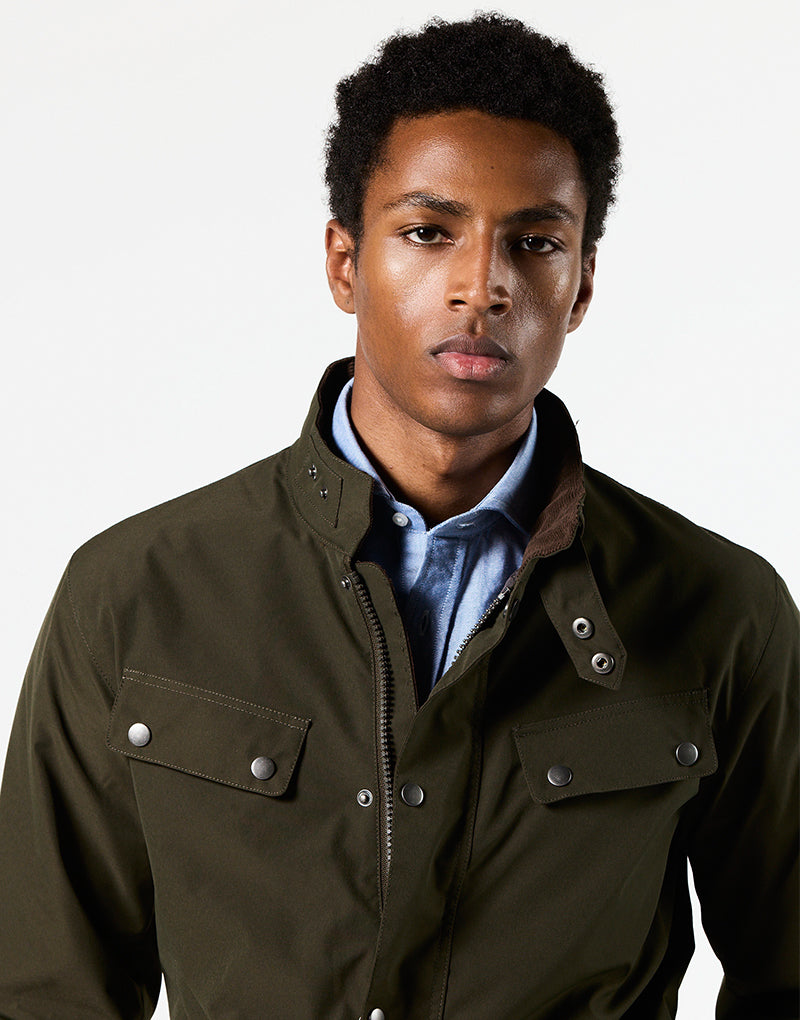 Parka verde cuatro bolsillos