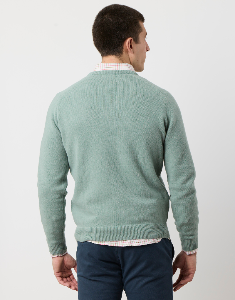 Jersey cuello pico lambswool verde empolvado