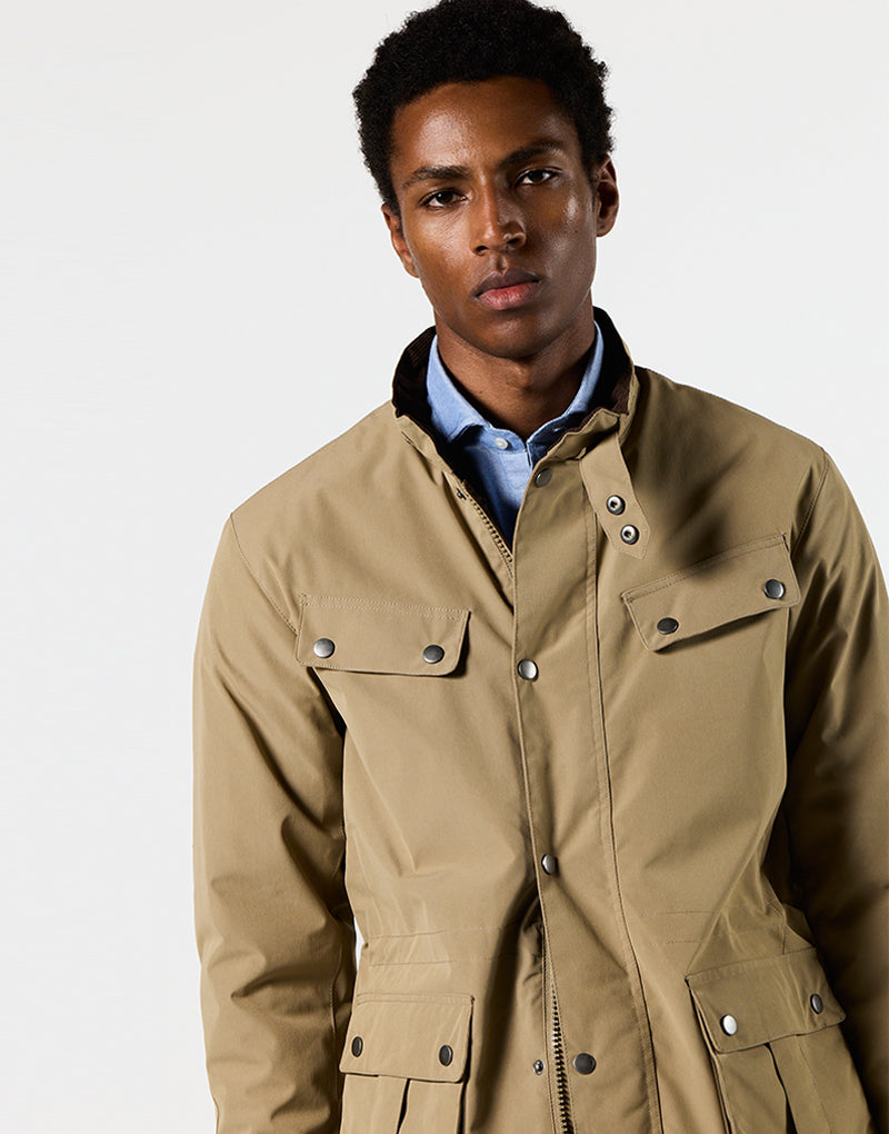Parka beige cuatro bolsillos