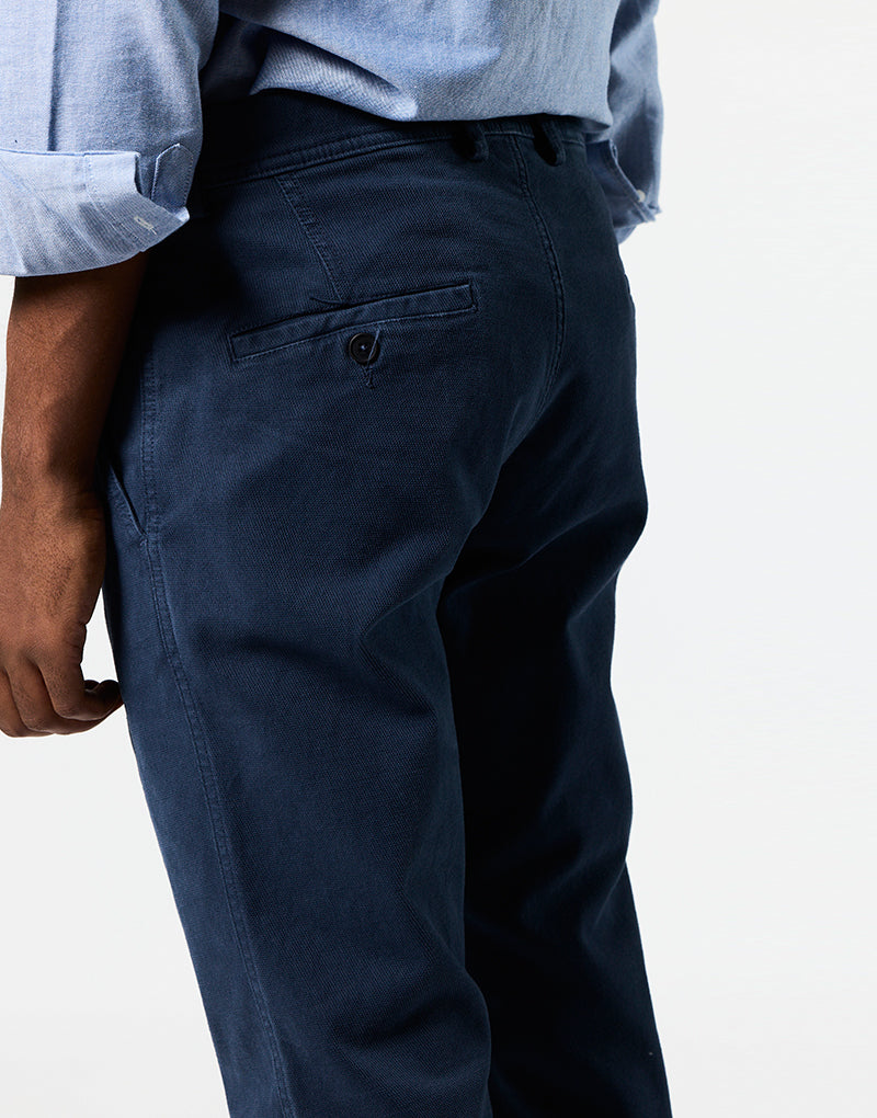 Pantalón sport estructura una pinza azul marino