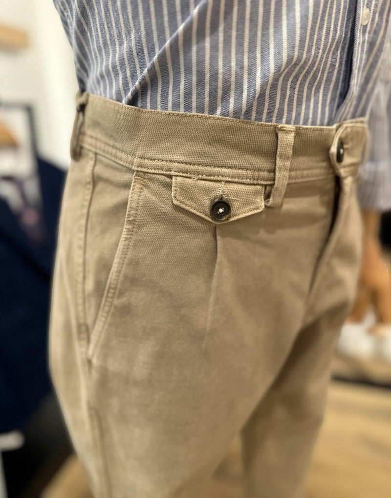 Pantalón sport estructura una pinza piedra
