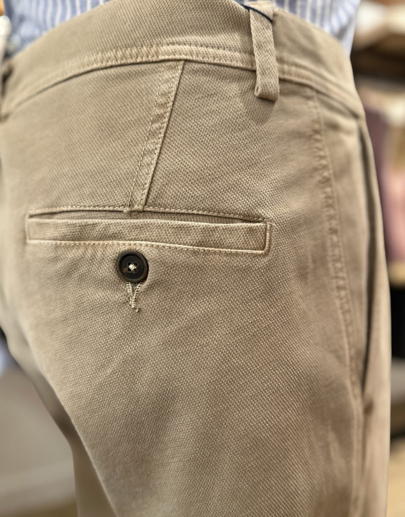 Pantalón sport estructura una pinza piedra