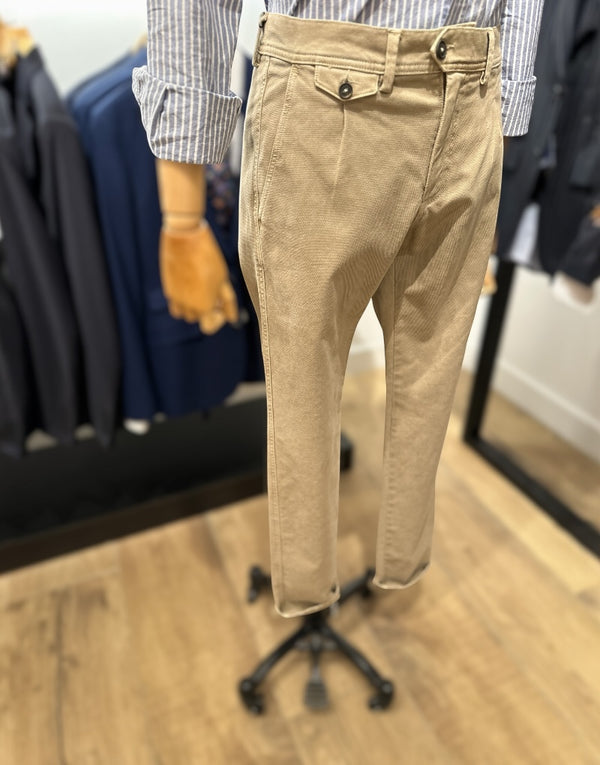Pantalón sport estructura una pinza piedra