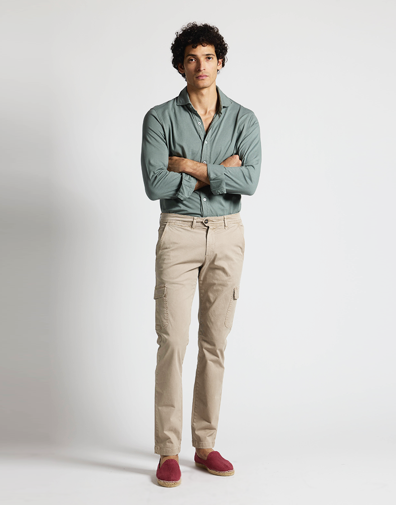 Pantalón cargo basic beige
