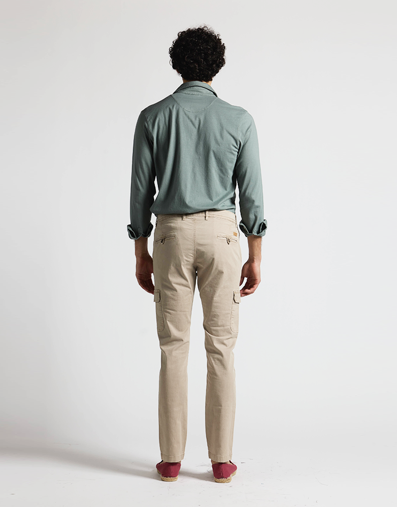 Pantalón cargo basic beige