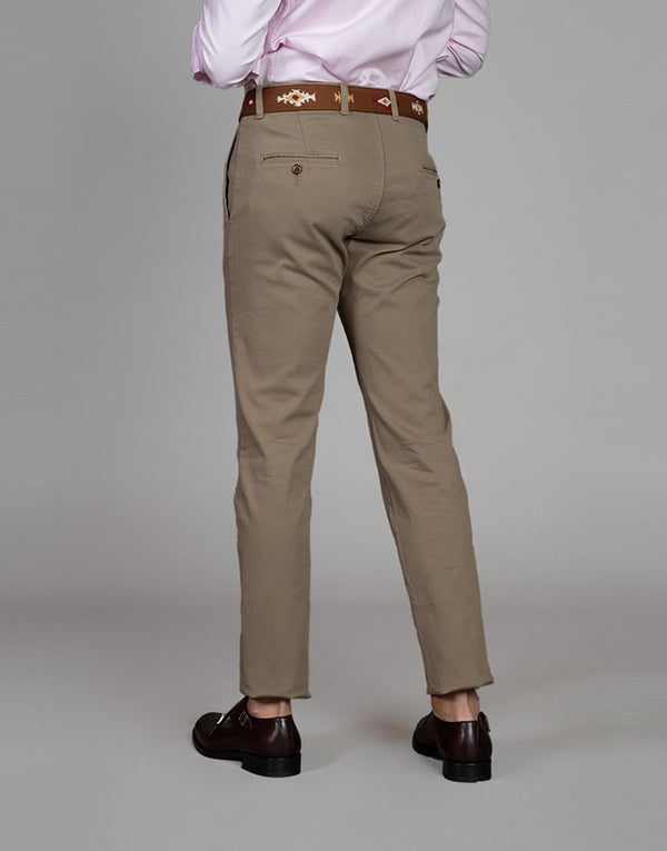 Pantalón sport chino camel