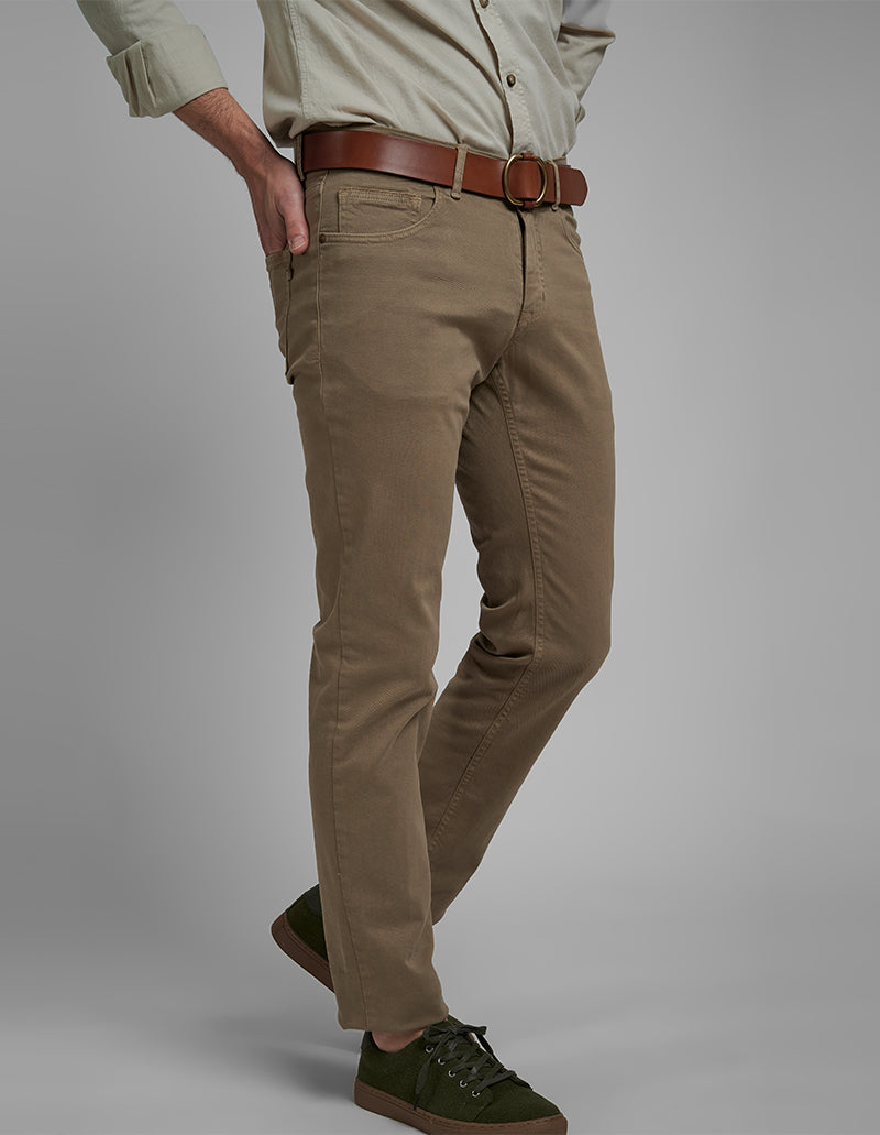 Pantalón cinco bolsillos Serena tostado