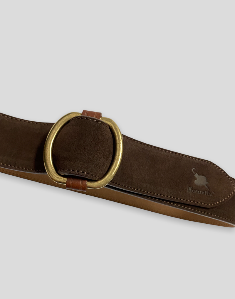 Cinturón serraje marrón hebilla pasada