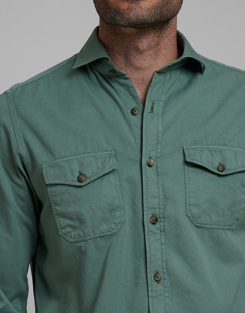 Camisa sarga lavada dos bolsillos verde